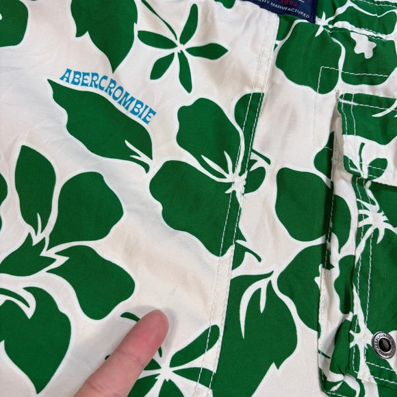 Abercrombie & Fitch Tugger 9" Swim Trunks Mens S Green White Floral Lined Shorts - Picture 14 of 16
